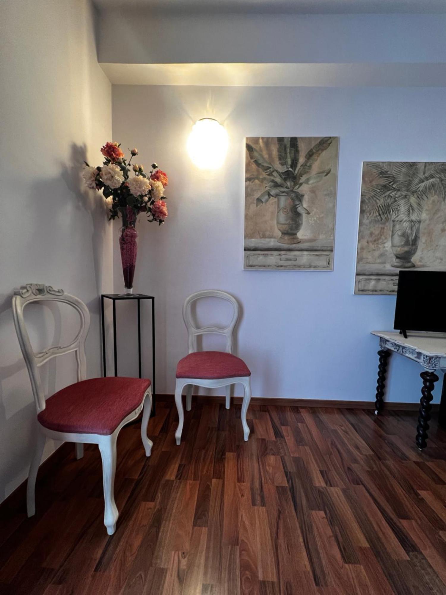 Welcome Traveller Frida'S Rooms Caprino Veronese Exteriör bild